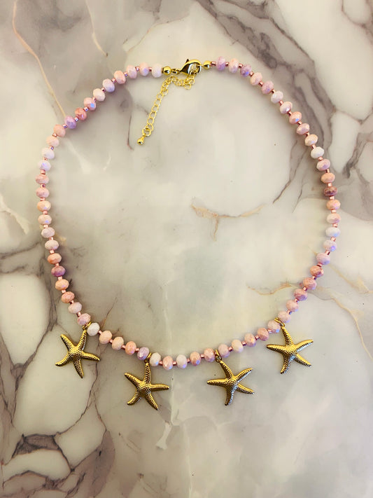 💖 Collar hecho a mano en tonos malva y rosa con estrellas bañadas en oro ✨🌟