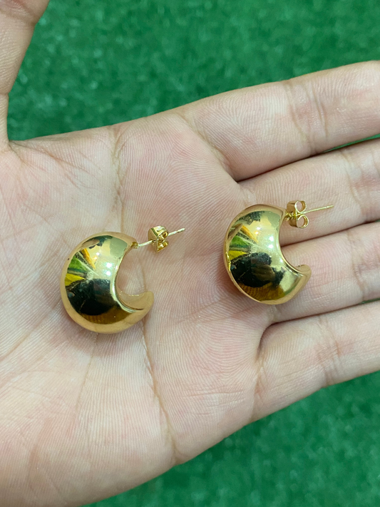 Aros gruesos con baño en oro 2 cm de largo