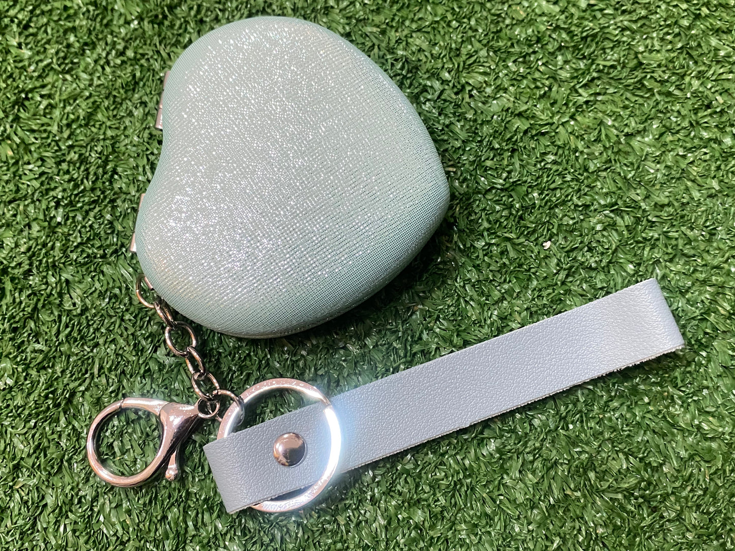 Espejo de mano en forma de corazón  brillante